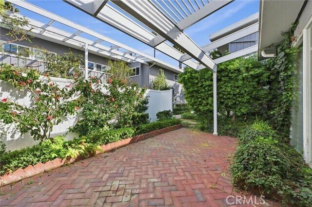 Building Photo - 1510 Westcliff Dr