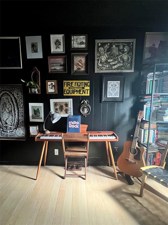 Building Photo - 204 Sheraton Ave