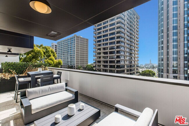 Building Photo - 10777 Wilshire Blvd