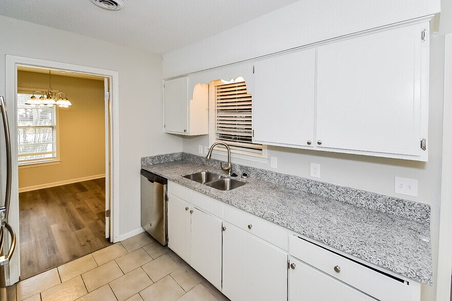 Building Photo - 9077 Neil Ave