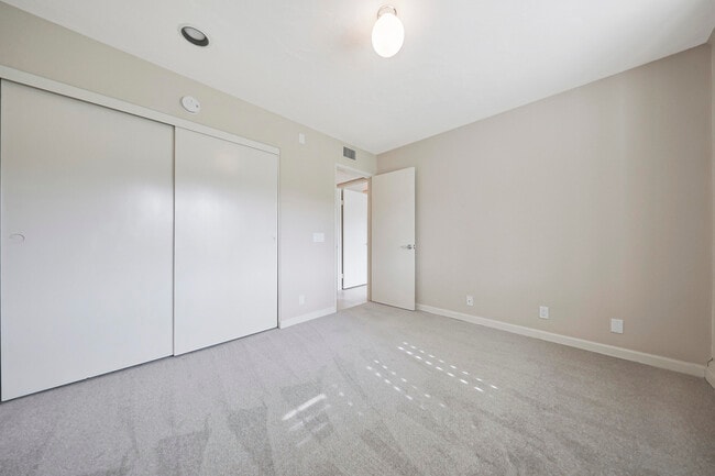 Building Photo - 73895 Saquaro Ct