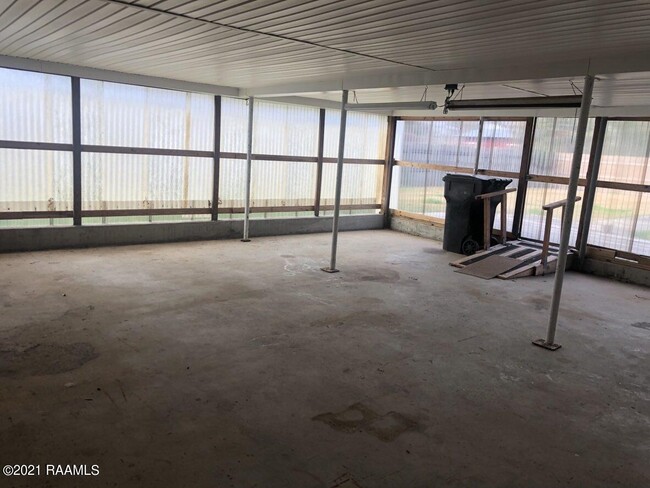 Building Photo - 2809 S Curtis Dr