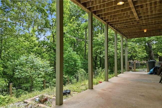 Building Photo - 946 Laurel Cir
