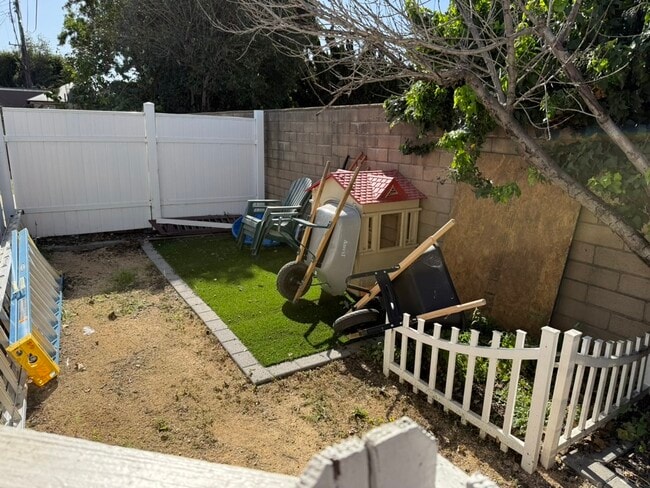 Building Photo - 51 Geneive St