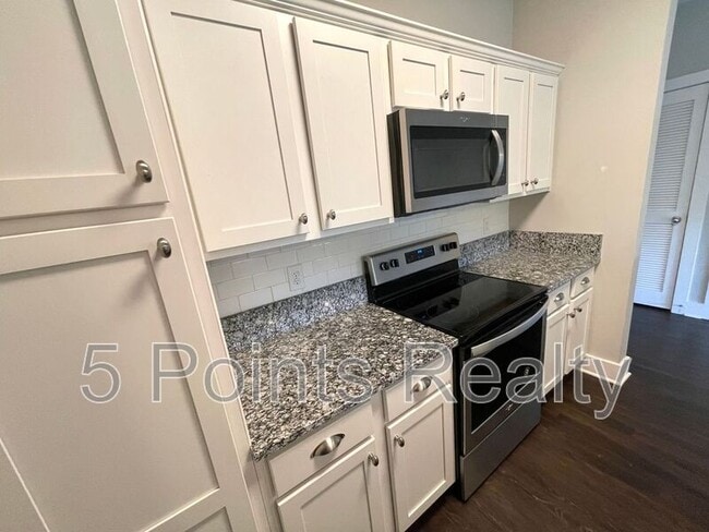 Building Photo - 934 Governor's Ct.