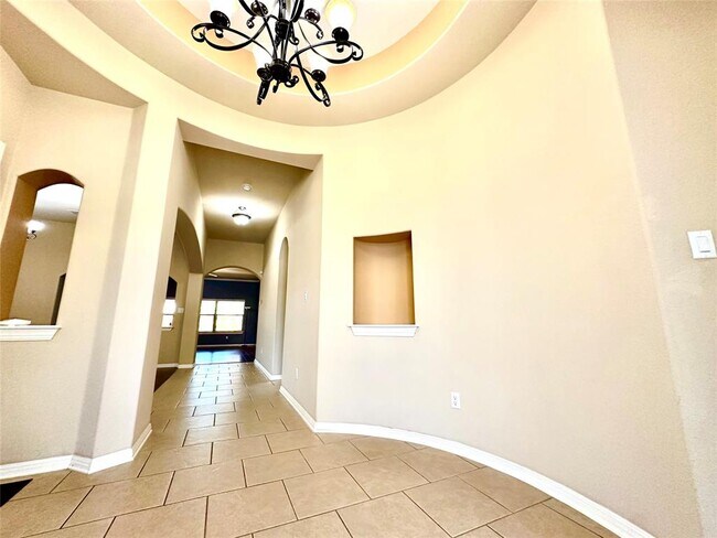 Building Photo - 512 Brown Juniper Way