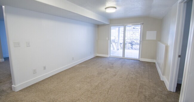 Building Photo - 1084 E 3400 N