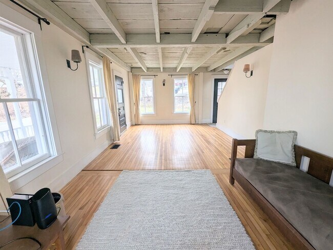 Building Photo - 33 Old Cemetery Rd