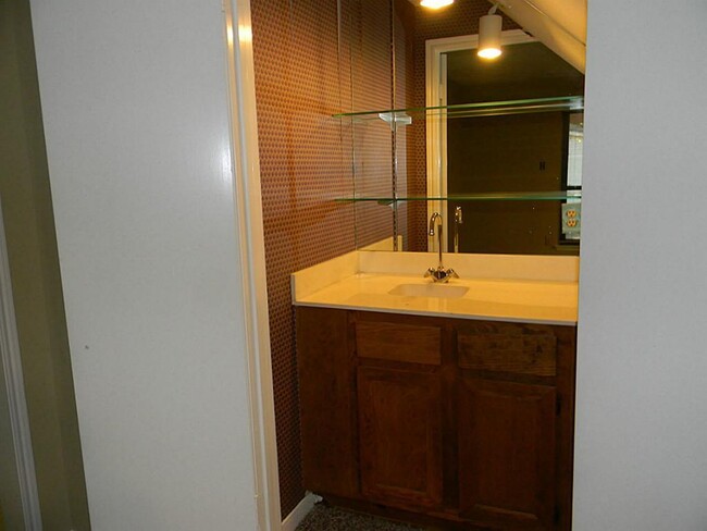 Building Photo - 2711 River Birch Dr