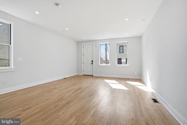 Building Photo - 222 Hermitage St