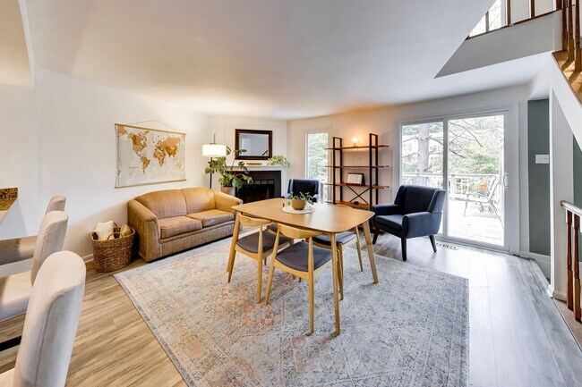 Building Photo - 2bd/2.5ba hideaway in the heart of Reston - incredible location $2750+util.