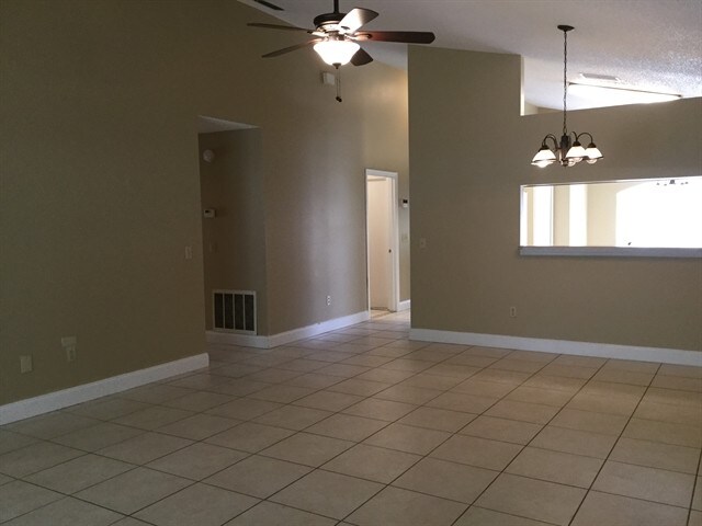 Building Photo - 4533 Bridgeton Ln