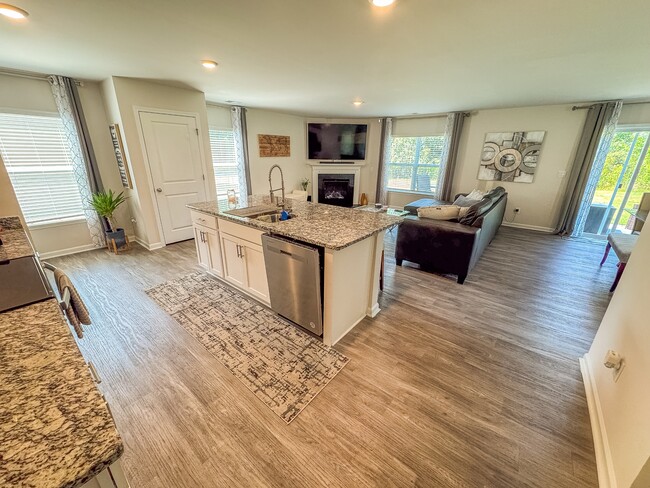 Building Photo - 4410 Remington Ave