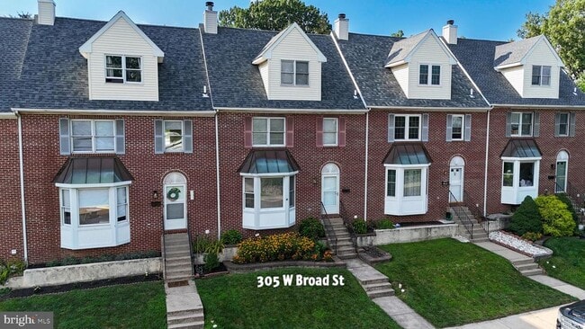 Primary Photo - 305 W Broad St
