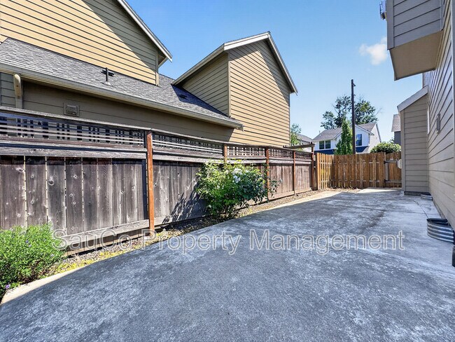 Building Photo - 5073 NW 149th Terrace