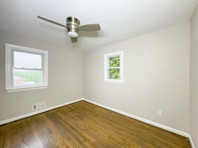 Building Photo - 1206 Quo Ave