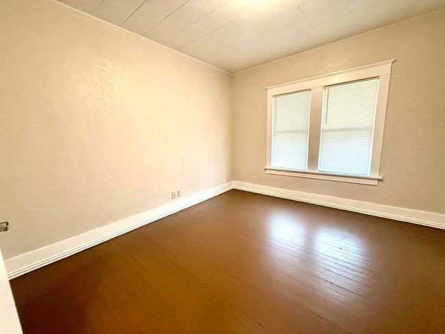 Building Photo - 1501 N Washington St