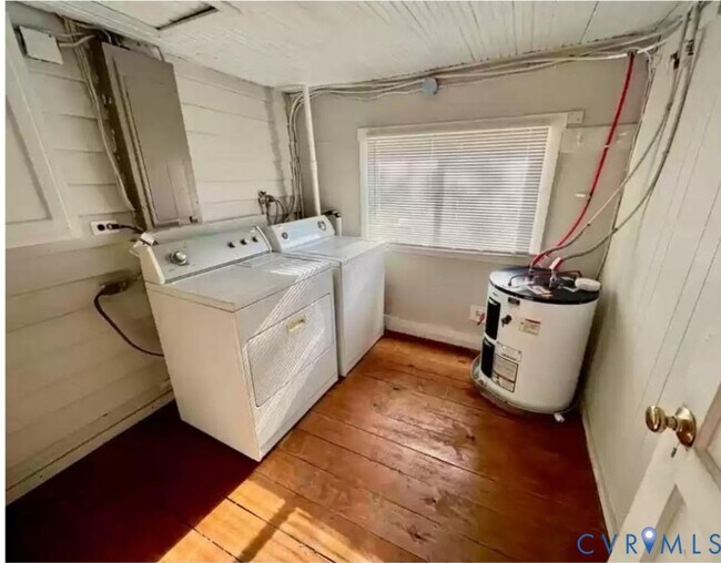 Building Photo - 406 Custis St