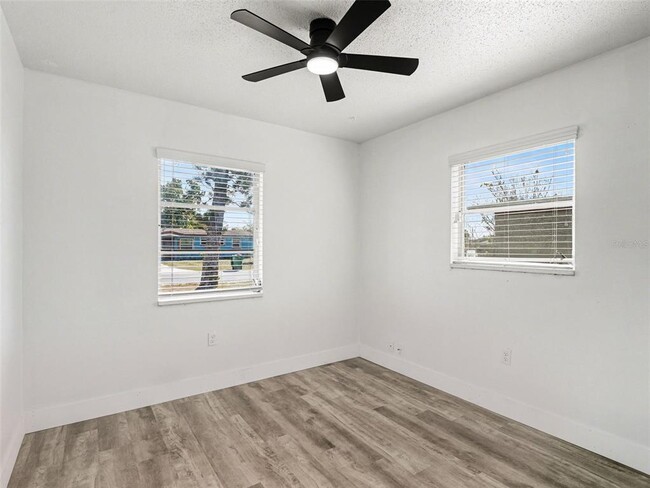 Building Photo - 1207 22nd Ave W