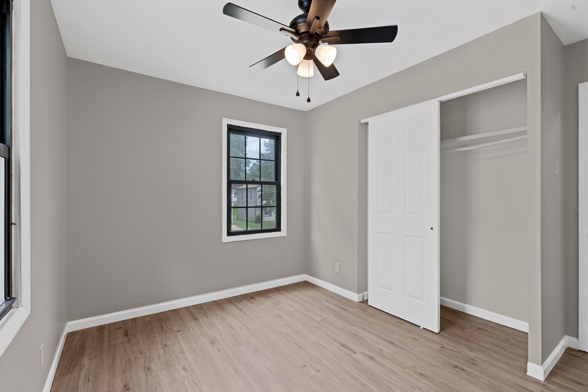 Building Photo - 2390 Teakwood Manor Dr