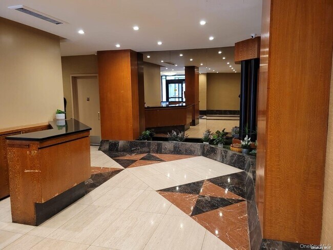 Building Photo - 118-17 Union Tpke Un