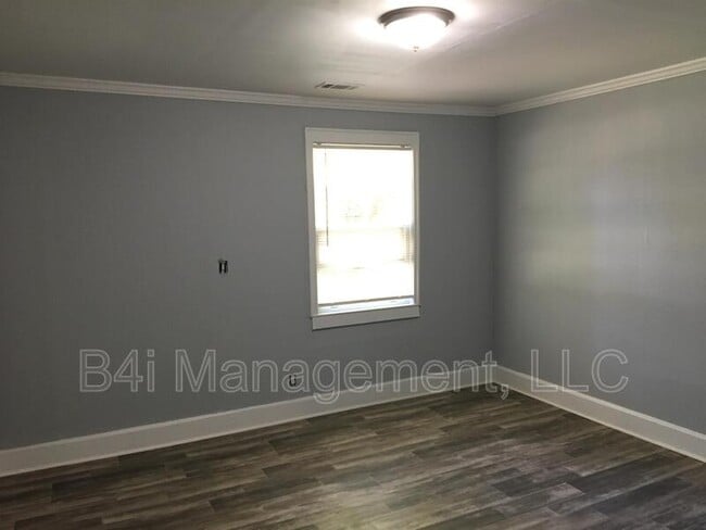 Building Photo - 37 Rehoboth Rd