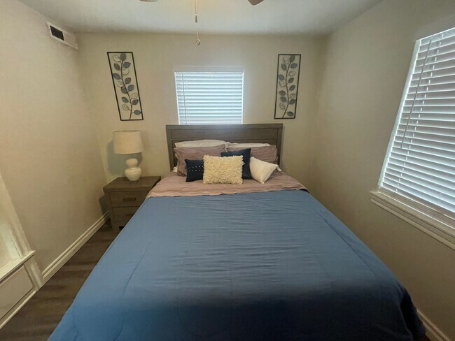 Building Photo - Charming 1-Bed, 1-Bath Apartment steps from the Plaza District