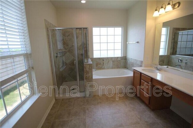 Building Photo - 7200 Altidore Dr