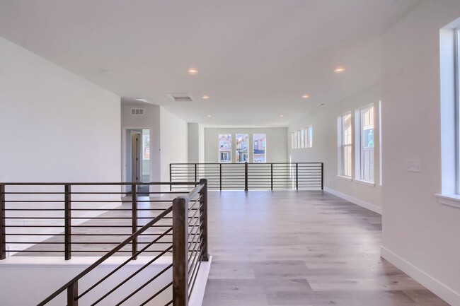 Building Photo - Luxury Paired Home in Golden!  3 bedrooms, 2.5 baths, 2-car garage!