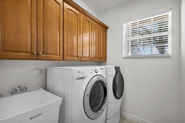 Building Photo - 4754 130th Ave N