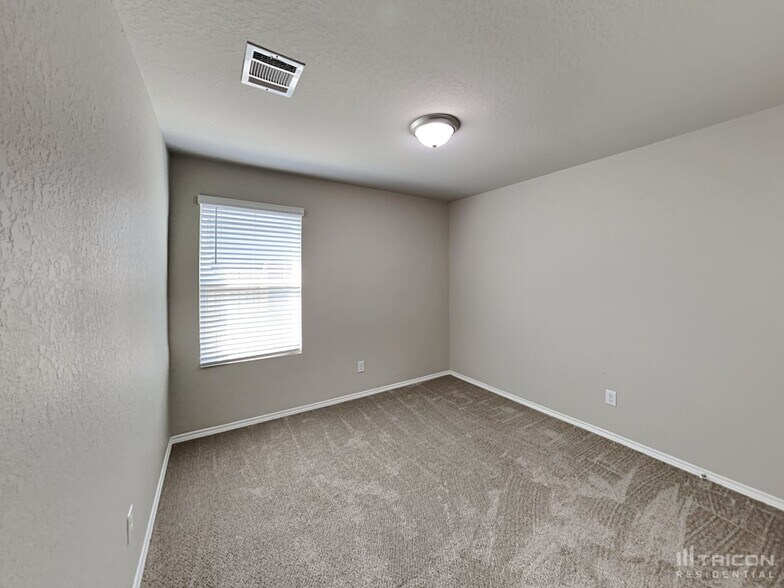 Building Photo - 8718 Segura Wy