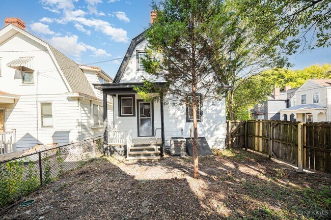 Building Photo - Two Bedroom Available Now and for 26-27 Year!