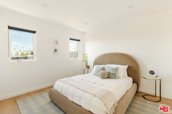 Building Photo - 6763 Lexington Ave