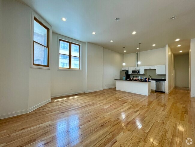 Building Photo - 1000 N Mozart St
