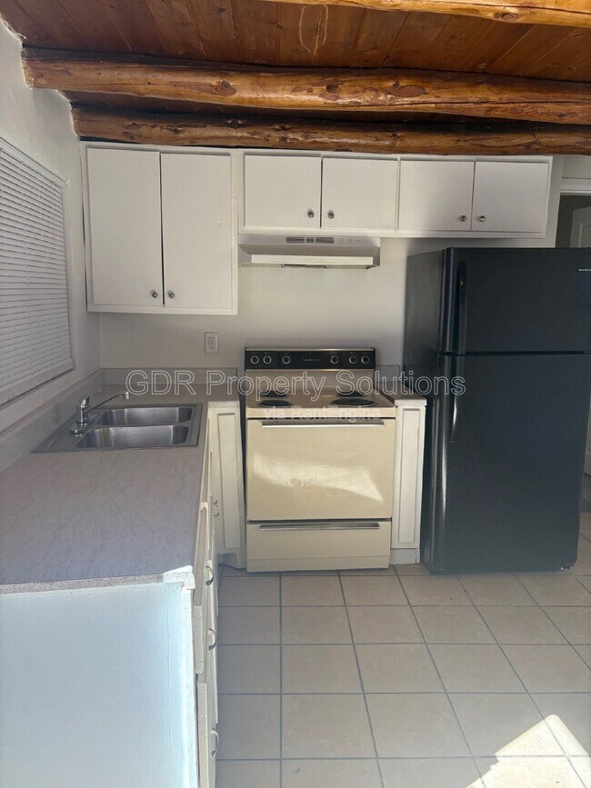 Building Photo - 408 Pennsylvania St SE