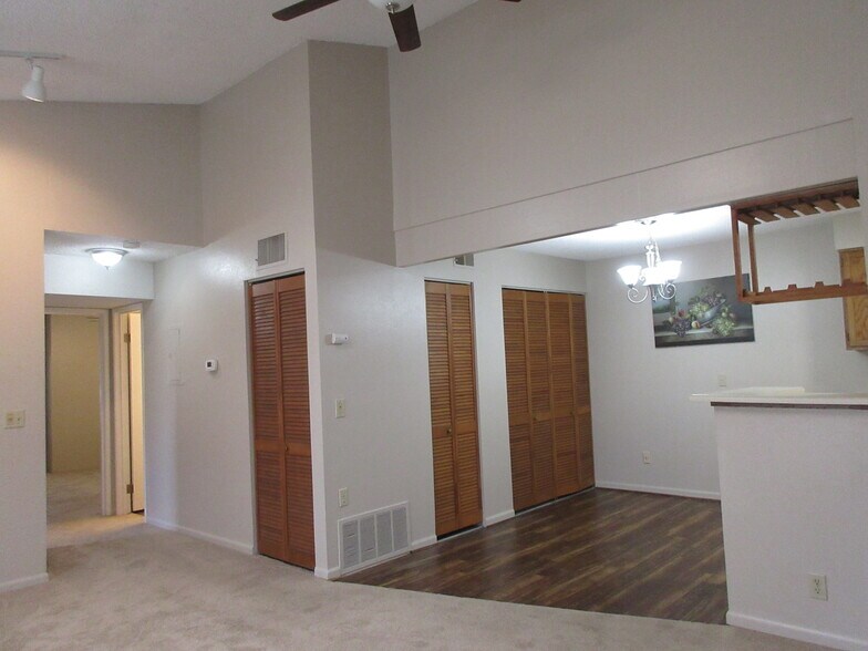 Building Photo - 3320 S Ammons St