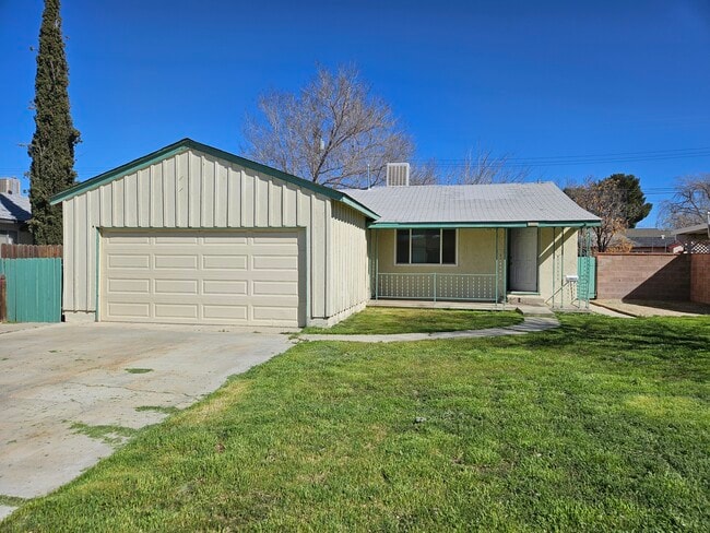 Building Photo - 45442-45412 12 St E