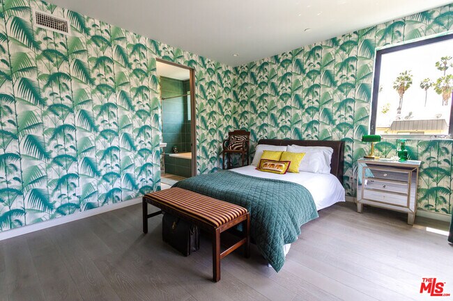 Building Photo - 1724 N Sierra Bonita Ave