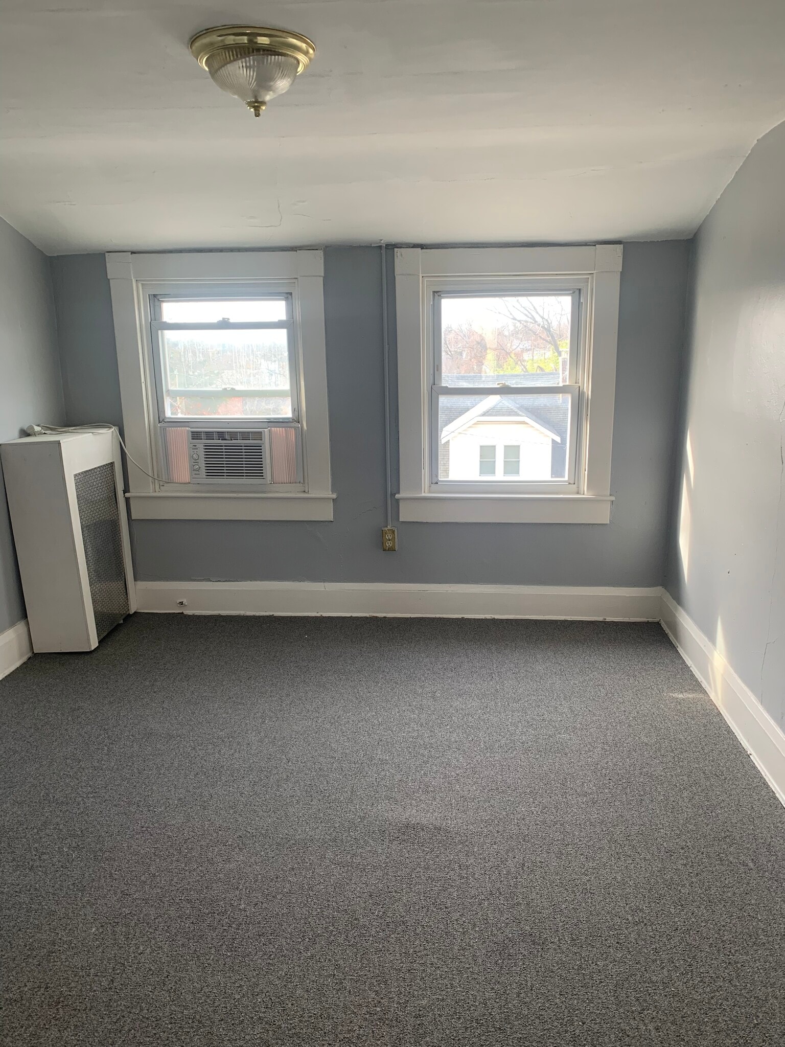 Building Photo - 2920 E Cold Spring Ln