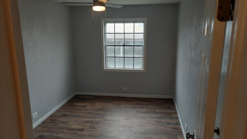 Building Photo - 1202 Anna Lee Dr