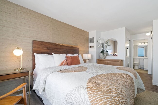 Building Photo - Available TBD - Discovery Bay 2 Bed, 2 Bat...