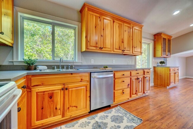 Building Photo - Peaceful Pungo living