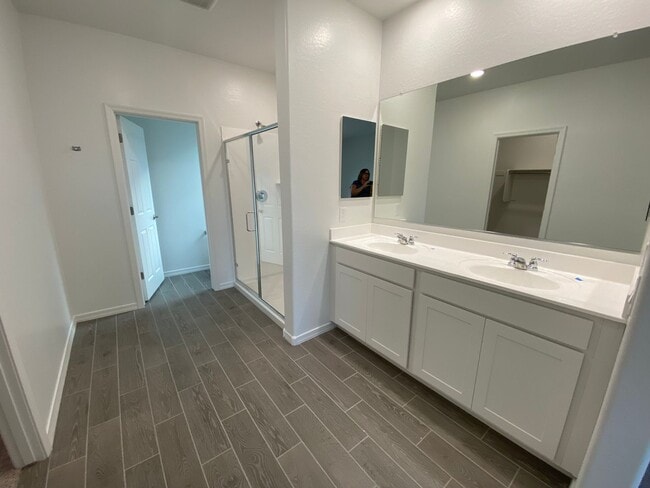 Building Photo - Charming Madera Rental: 3-Bed, 2-Bath Gem in Queen Creek's Heart, Complete with Upgraded Kitchen ...