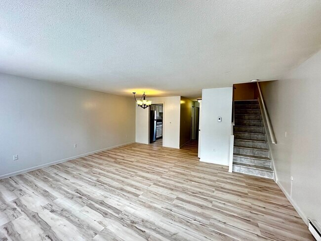 Building Photo - 540 Granby Rd