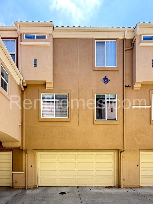 Building Photo - 2760 Farragut Rd