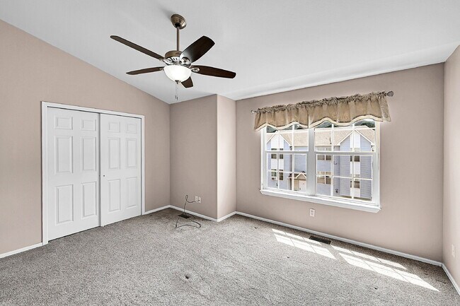 Building Photo - $2,050.00, 3 bed, 2.5 bath, located in Pal...
