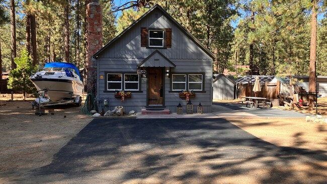 Primary Photo - Mountain cabin walking distance from the Lake