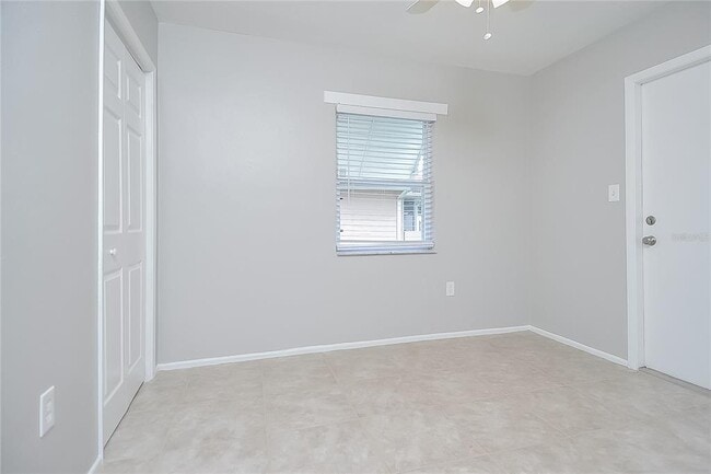 Building Photo - 2026 Sandrala Dr