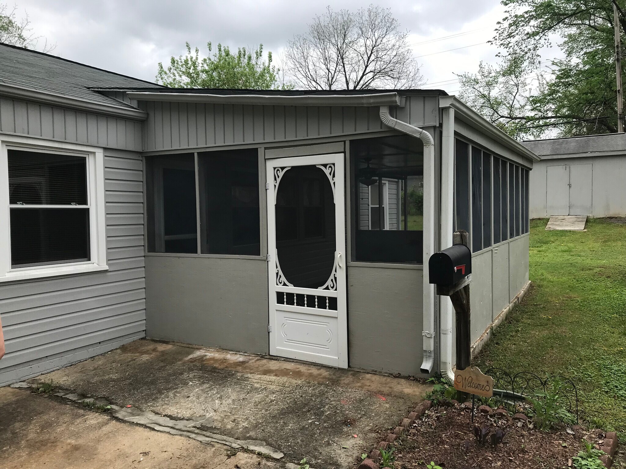 Building Photo - 1048 McDow Dr