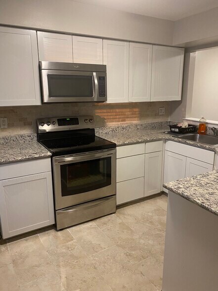 Building Photo - 15355 Gatehouse Ter